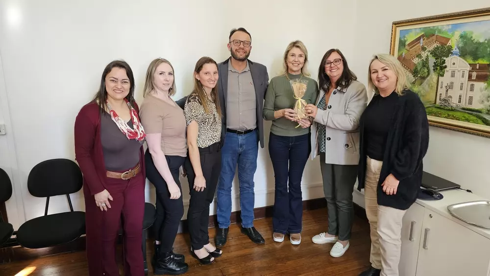 Educação de Papanduva visita Rio Negro para conhecer projeto educacional