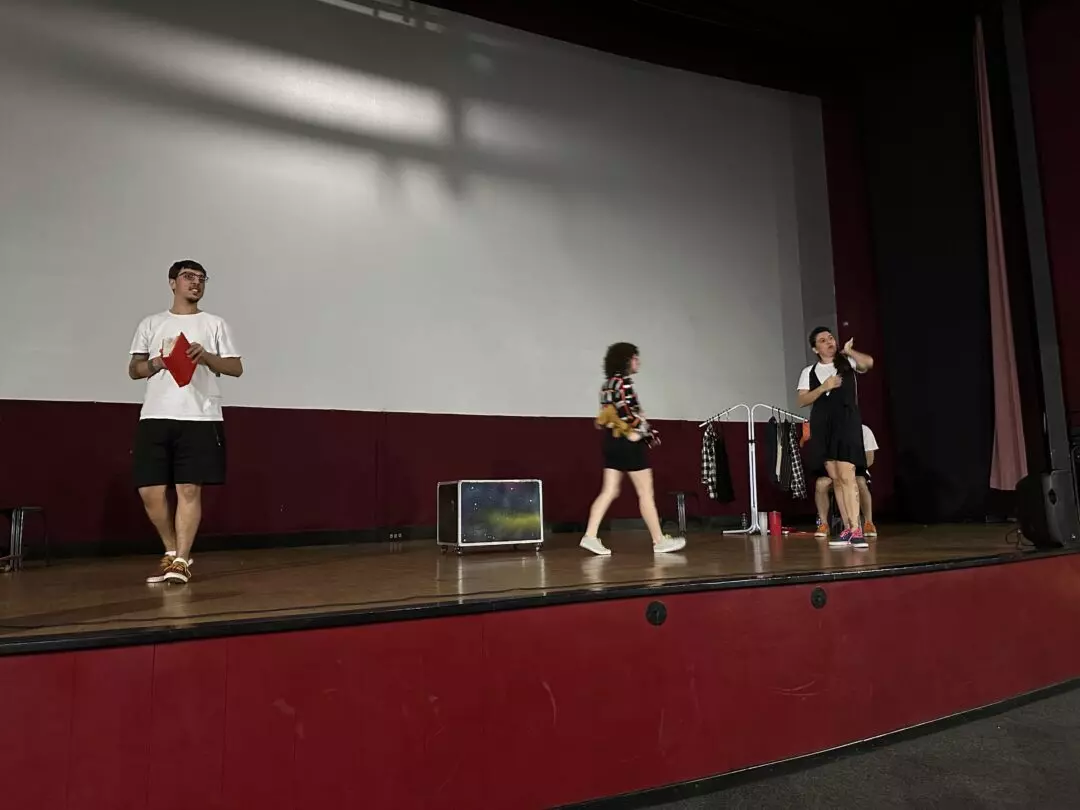Grupo teatral leva conscientização sobre abuso infantil a alunos de Mafra