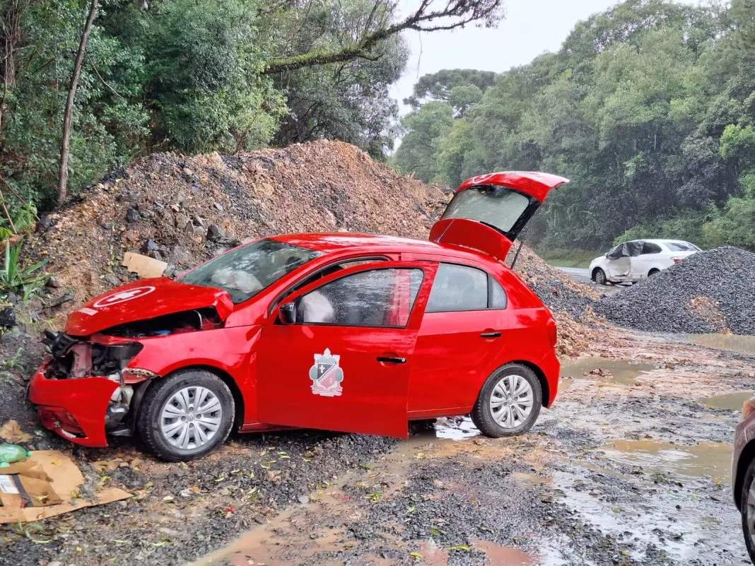 Acidente na BR 280 envolvendo carro da Secretaria de Saúde de Canoinhas deixa feridos