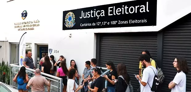 Justiça Eleitoral determina prazo para cerca de 190 mil eleitores de SC regularizarem a situação eleitoral
