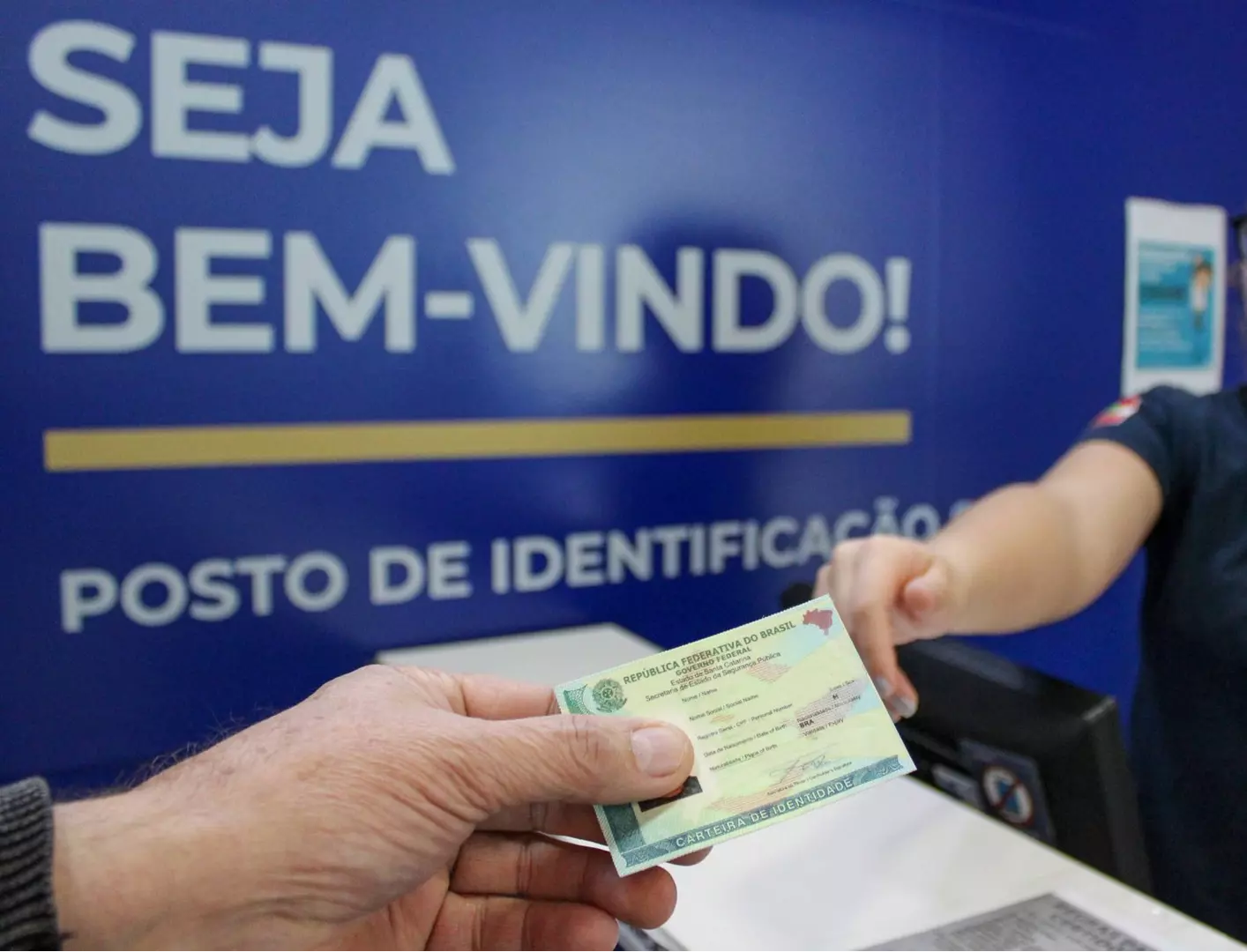 Nova funcionalidade do site da Polícia Científica de SC permite consultar status da carteira de identidade