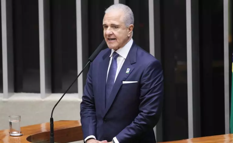 Câmara aprova projeto que autoriza Finep a assumir créditos de banco que falir