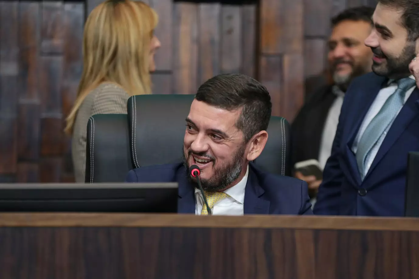 Alerj aprova Medalha Tiradentes para presidente da Câmara Federal