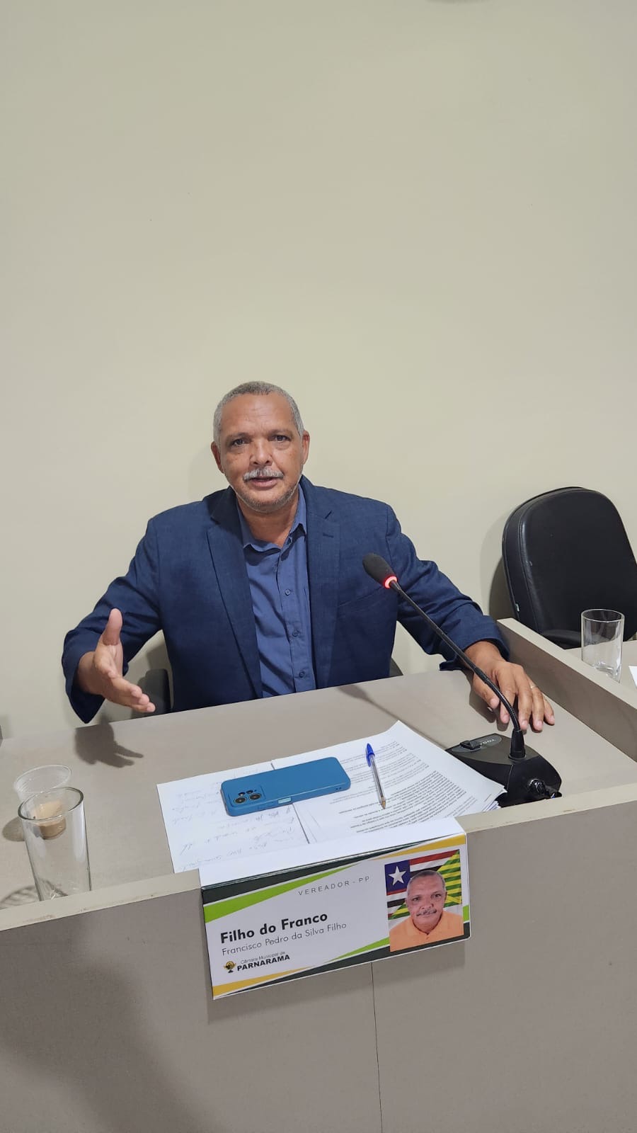 EM PARNARAMA, VEREADOR FILHO DO FRANCO PRESTA HOMENAGEM PÓSTUMA AO JORNALISTA LUIS CARDOSO