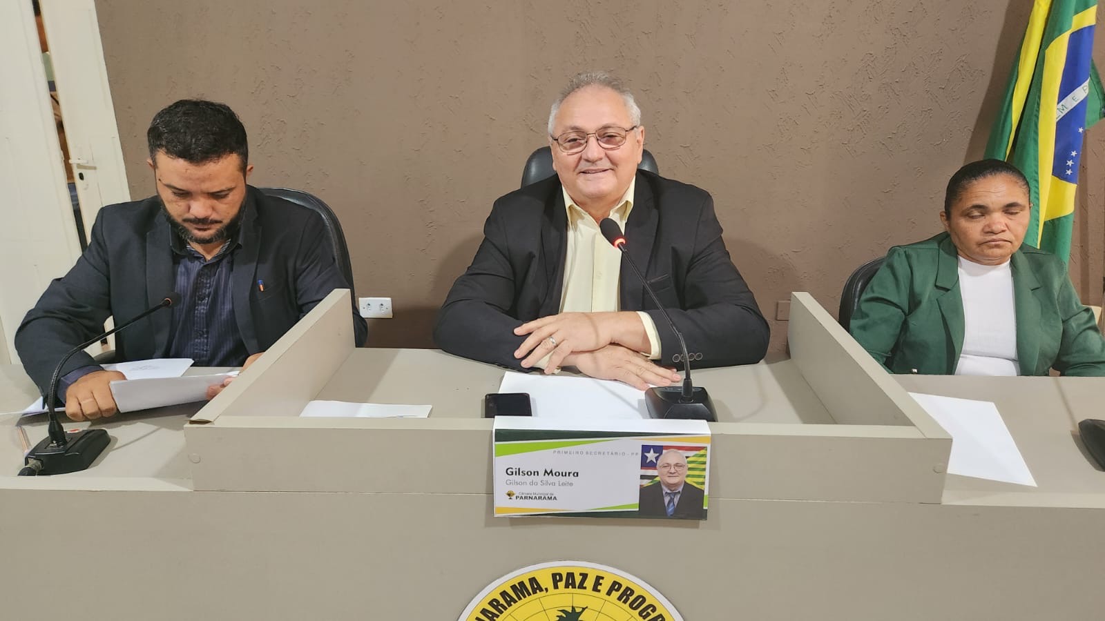 EM PARNARAMA, CÂMARA MUNICIPAL REALIZA SESSÃO COM APENAS NOVE VEREADORES EM PLENÁRIO