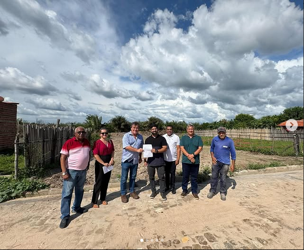 Prefeito Gustavo Medeiros assina ordem de serviço para construção de creche no bairro Vila Nova Conquista