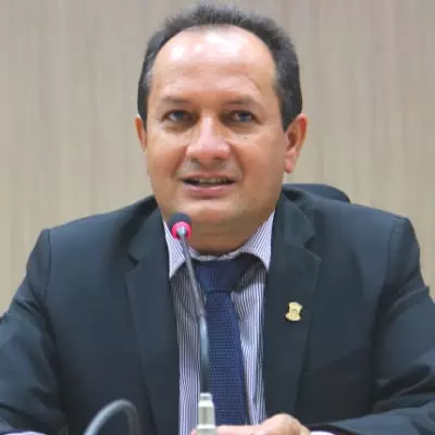 VEREADOR GERALDO SANTA RITA EM DISCURSO PEDE MAIS INVESTIMENTO NO ESPORTE