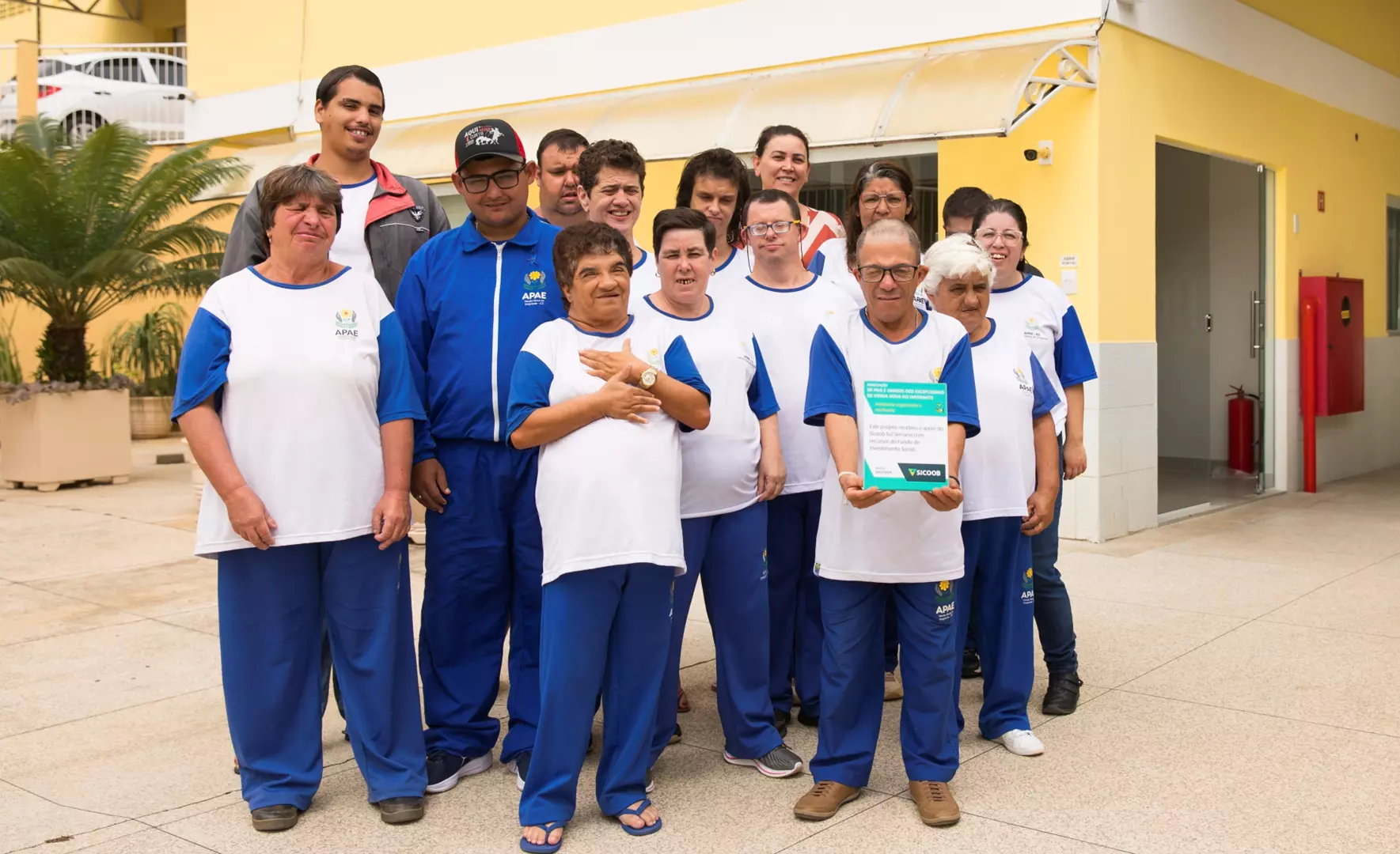 Apae apresenta reformas e celebra parcerias