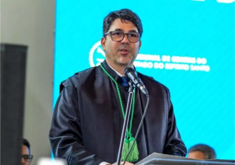Suposto lobby de Conselheiro do TCE/ES levanta suspeitas de crime e compromete Instituições
