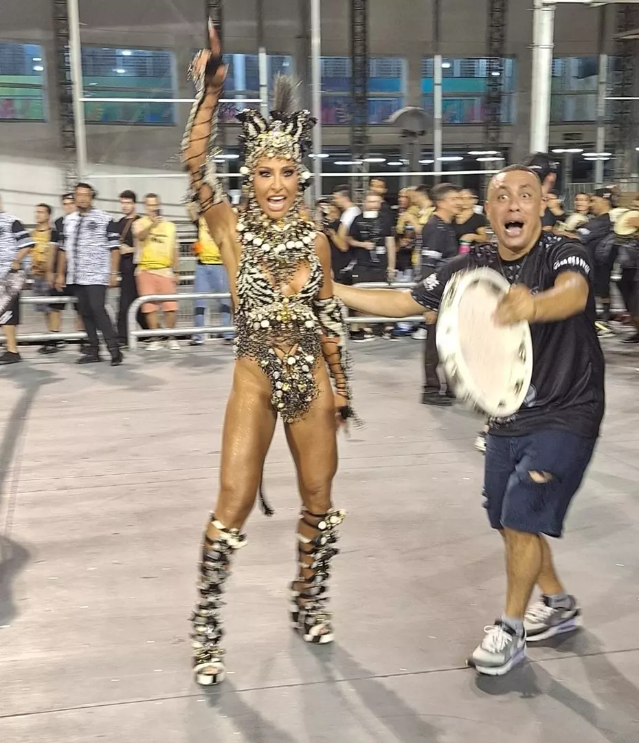 GAVIÕES DA FIEL FAZ ENSAIO ENVOLVENTE E CONTAGIANTE PARA O CARNAVAL 2025