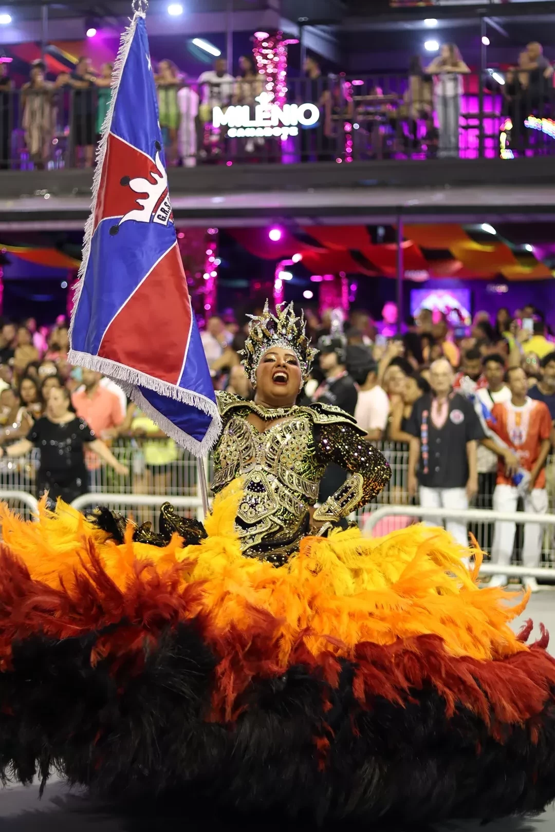 PERUCHE ENCANTA PÚBLICO E PÉROLA NEGRA REGRADA NOS QUESITOS LEVA O TÍTULO E SOBE PARA O ACESSO I
