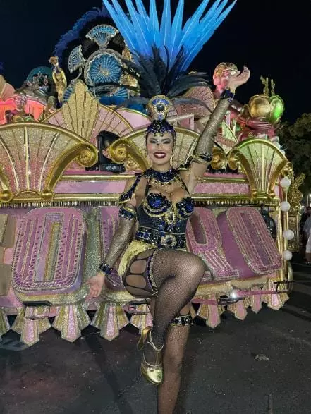 Influenciadora Alisha brilhou em desfile da Rosas de Ouro, Campeã do Carnaval de São Paulo!