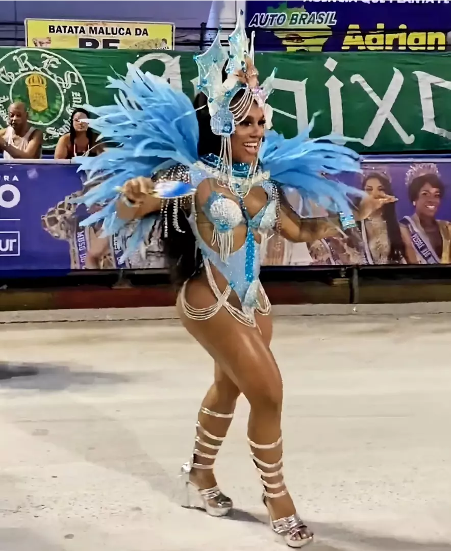 Carolline Lima retorna ao carnaval carioca e é vice-campeã com a Nova Império