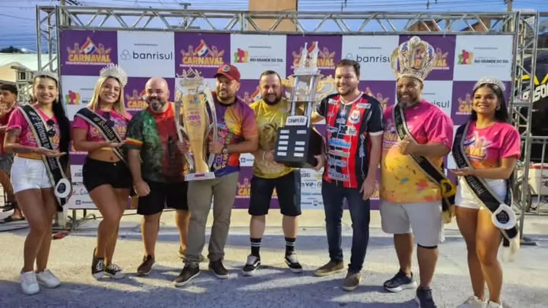 IMPERADORES DO SOL É A GRANDE CAMPEÃ DO CARNAVAL FORA DE ÉPOCA DE URUGUAIANA 2025
