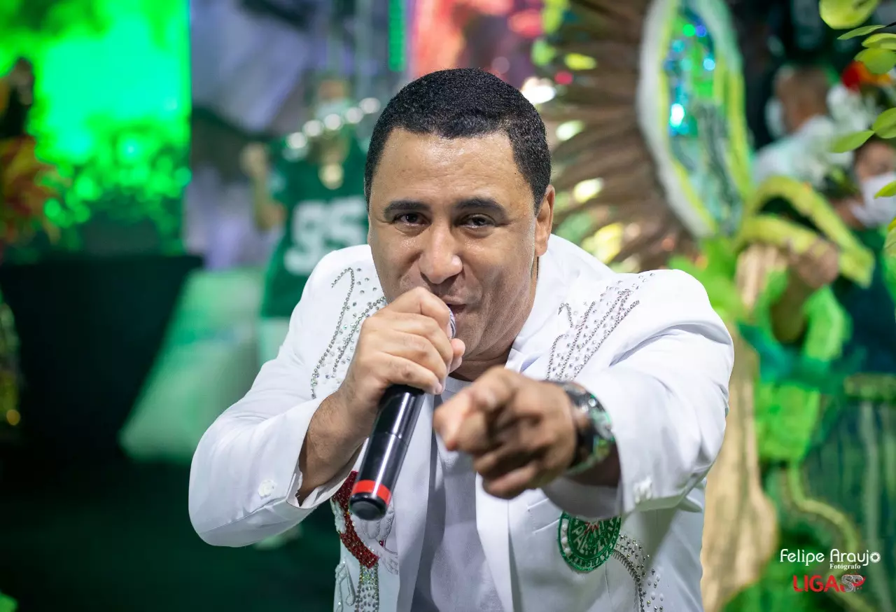 A Unidos de Bangu anuncia a chegada de Fredy Vianna como o novo intérprete da agremiação