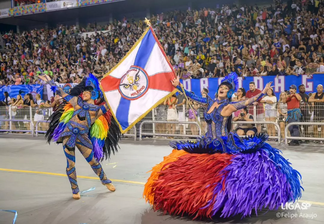 Estrela do Terceiro Milênio lança curso de mestre-sala e porta-bandeira