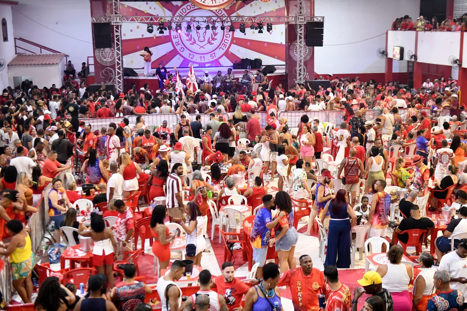 Unidos de Padre Miguel celebra o Dia de São Jorge com feijoada, missa e muito samba