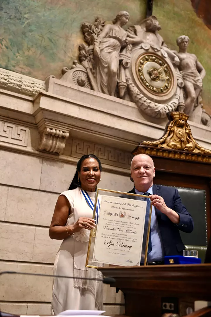 Pipa Brasey recebe Medalha Chiquinha Gonzaga na Câmara Municipal do Rio de Janeiro