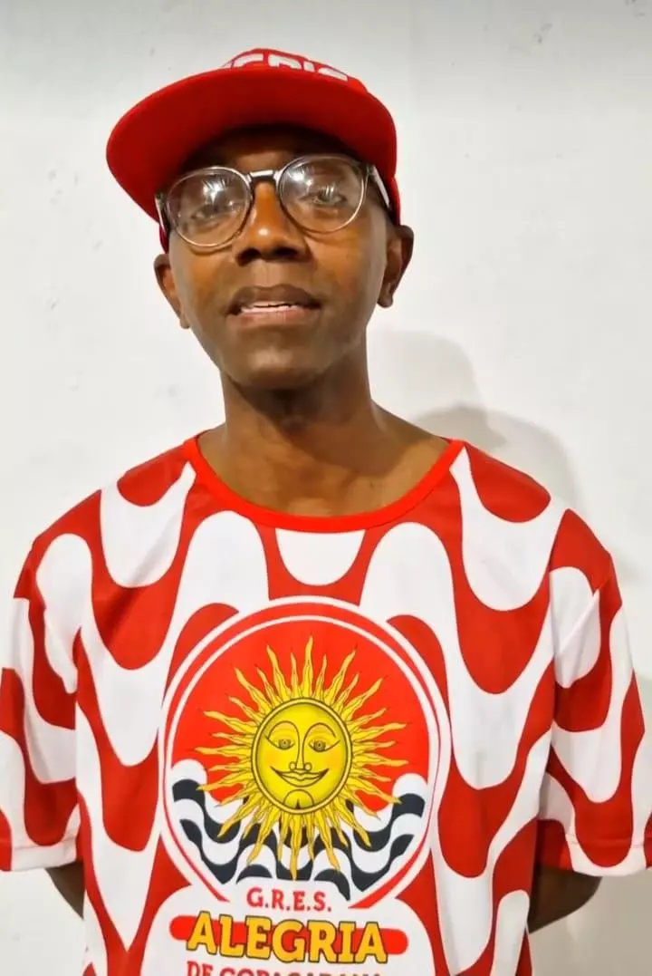 A Alegria de Copacabana confirmou a permanência de Eduardo Campista, mais conhecido como Pelezinho, no comando da Direção de Carnaval da agremiação para o próximo desfile