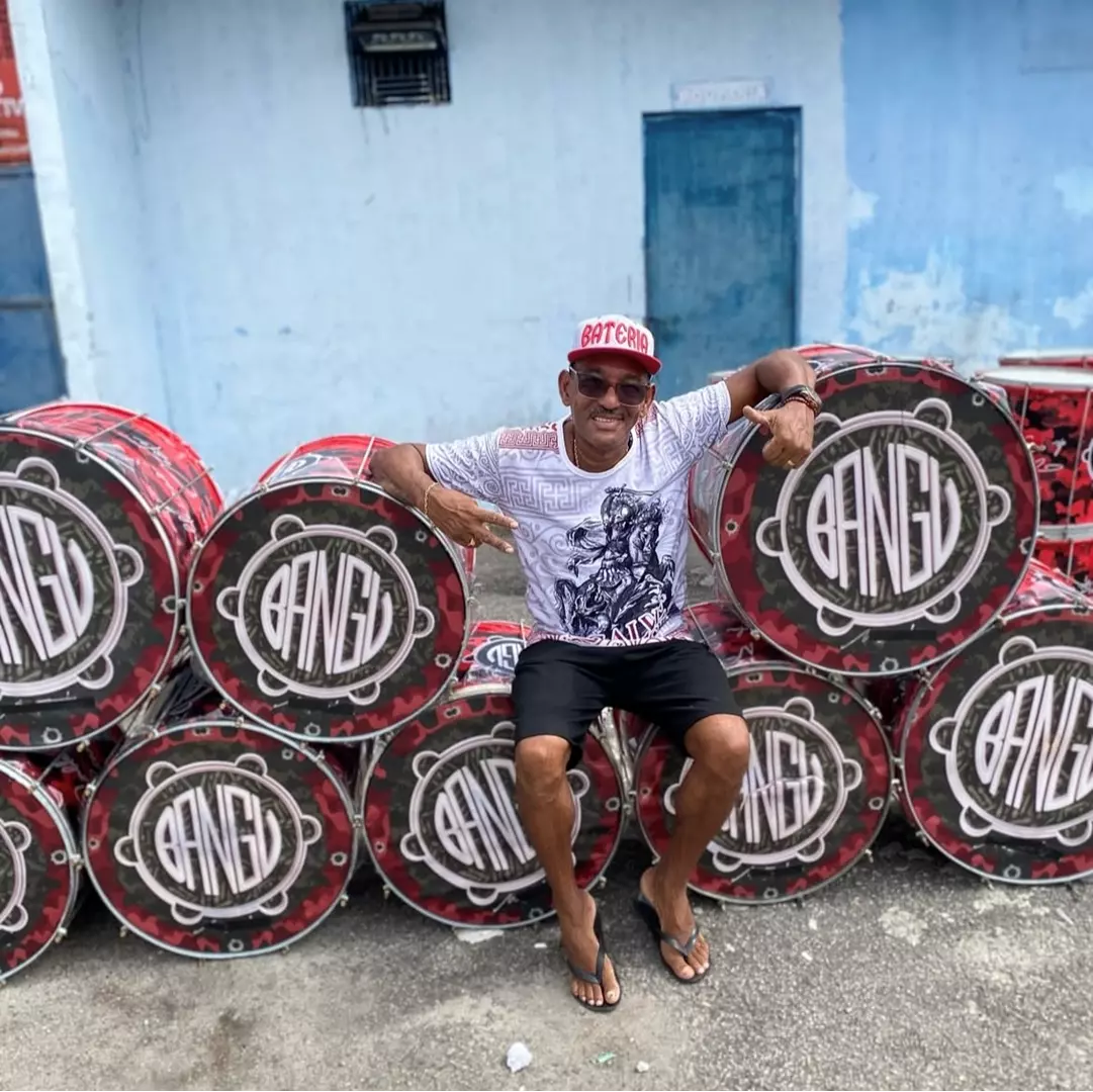 Bateria Caldeirão da Zona Oeste realiza ensaio para o Carnaval 2026 nesta sexta.