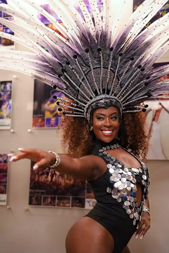 REFERÊNCIA NO SAMBA E NO BALLET, PRETA MARTINS LEVA O DOM DE SIMPLICIDADE E CONQUISTA O MUNDO