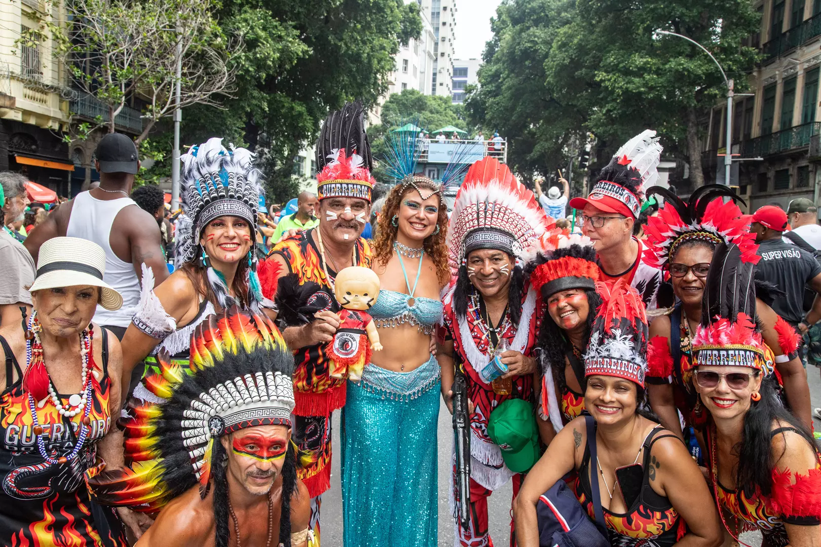 Com homenagens a Arlindo Cruz, Preta Gil e Jorge Aragão, Monobloco encerra o Carnaval de Rua do Rio com energia contagiante