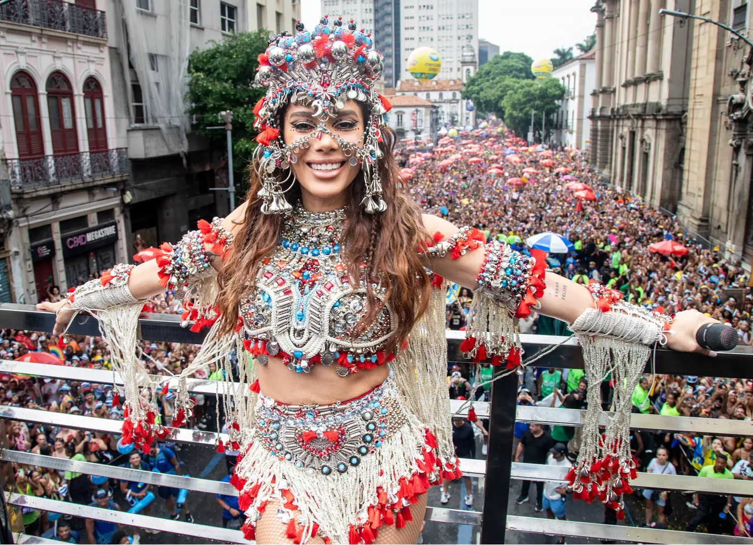 Bloco da Anitta reúne 700 mil foliões e celebra a força do Carnaval de Rua no Centro do Rio