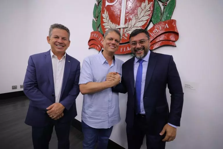 Wilson Lima, Tarcísio de Freitas e Mauro Mendes reúnem-se com membros da associação que representa secretarias estaduais de Meio Ambiente