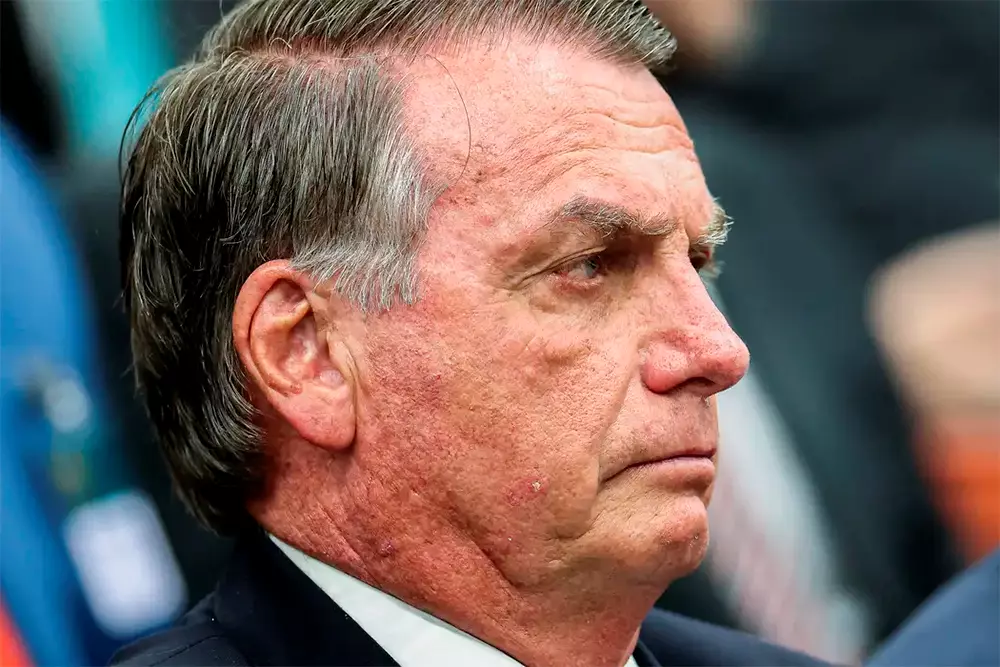 Bolsonaro aguarda decisão de Moraes após defesa contestar proibição de entrevistas