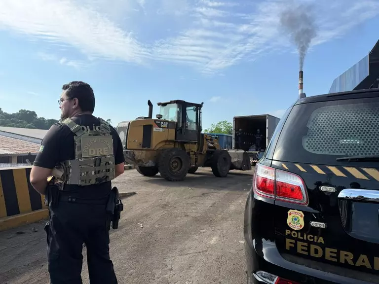 PF incinera 1,3 toneladas de drogas em Manaus