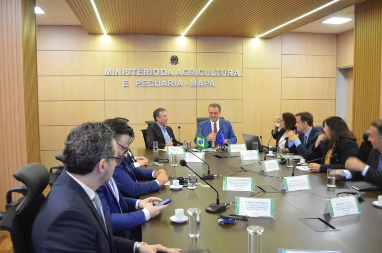 DE OLHO NA EUROPA  ][ Brasil negocia reabertura do mercado europeu para pescados