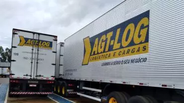 A foto mostra carretas da AGT-LOG