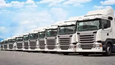 A foto mostra carretas da Logmam Transportes