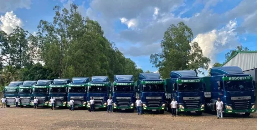 A foto mostra carretas da Rodobelo Transportes