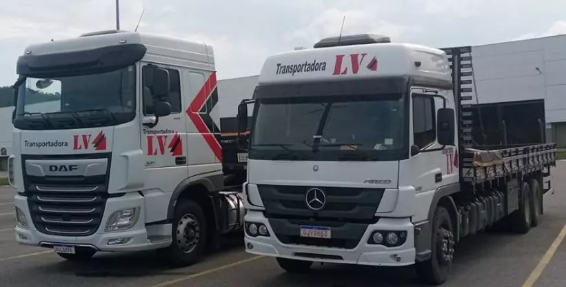 Transportadora LV abre vagas para motoristas de caminhão com CNH C