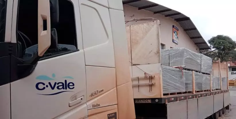 C Vale abre vagas para motoristas de caminhão