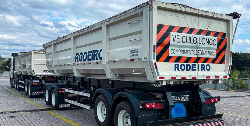 A foto mostra um rodotrem da Empreendimentos Rodeiro