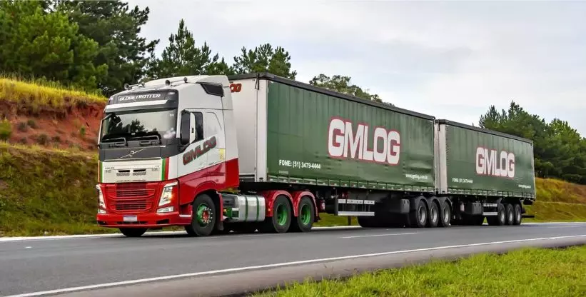 Carreta da GMLOG Transportes