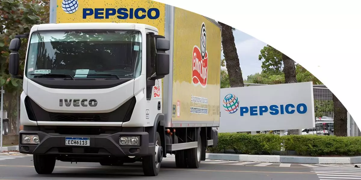 A foto mostra um caminhão da PepsiCo