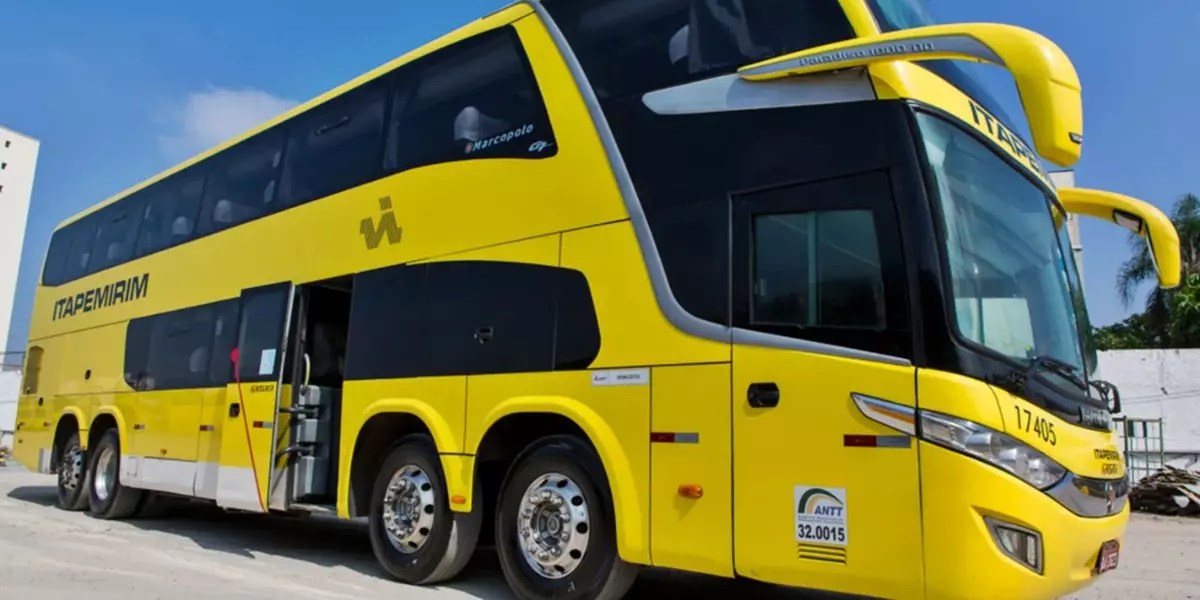 A foto mostra um ônibus da Nova Itapemirim