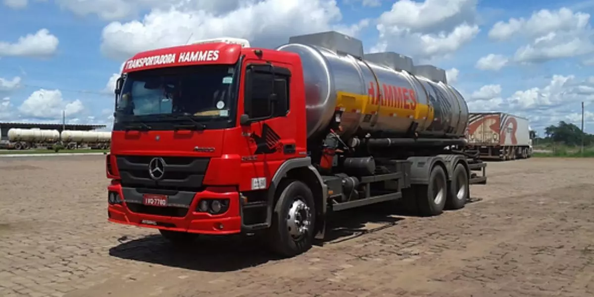 Frota da empresa Transportadora Hammes