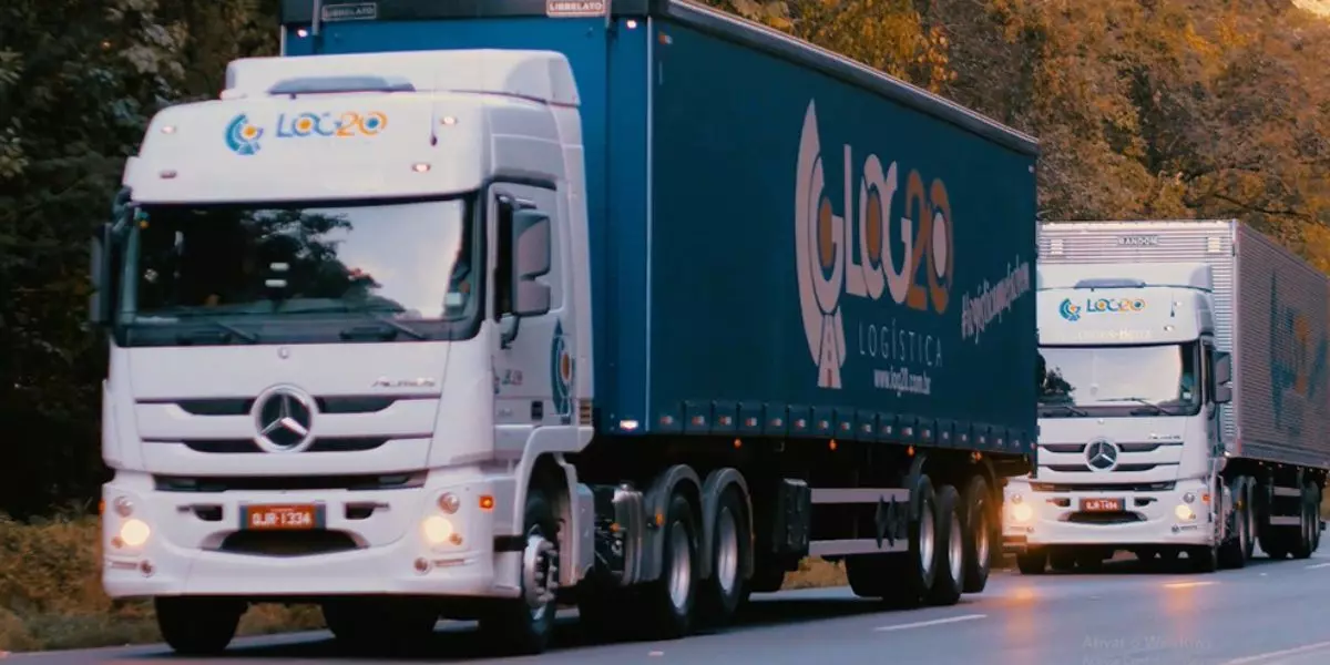 Frota de caminhão da empresa Log20 Logística