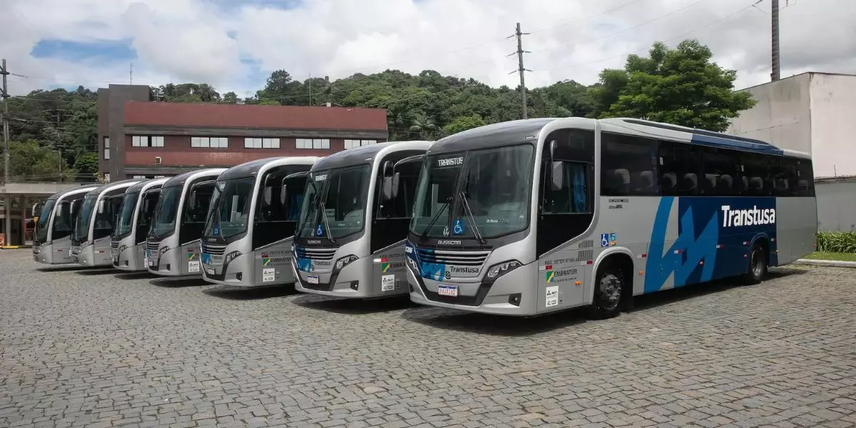 Frota de ônibus da empresa Transtusa.