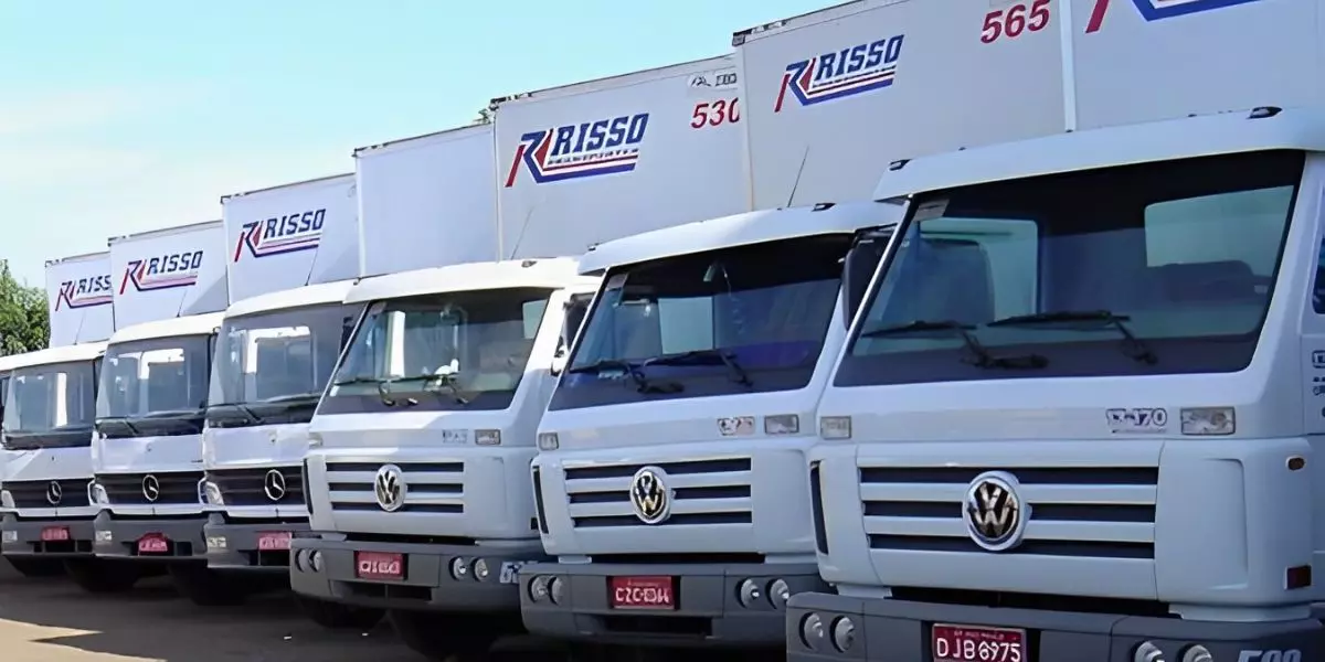 Frota da empresa Risso Transportes