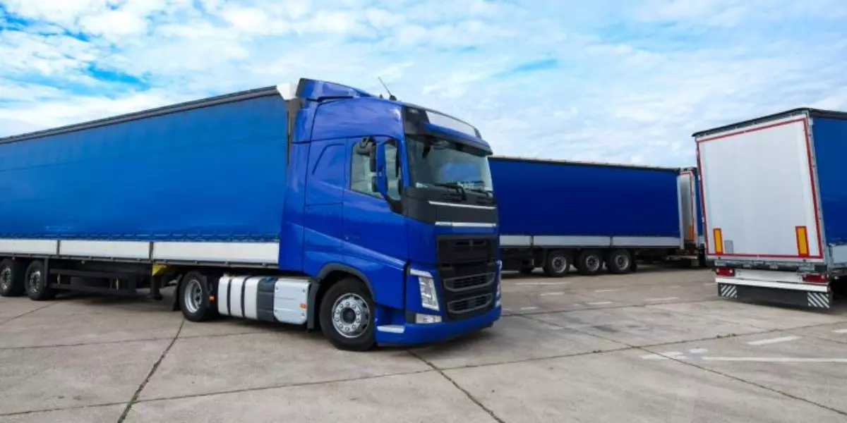 Frota da empresa Elasa Transportes