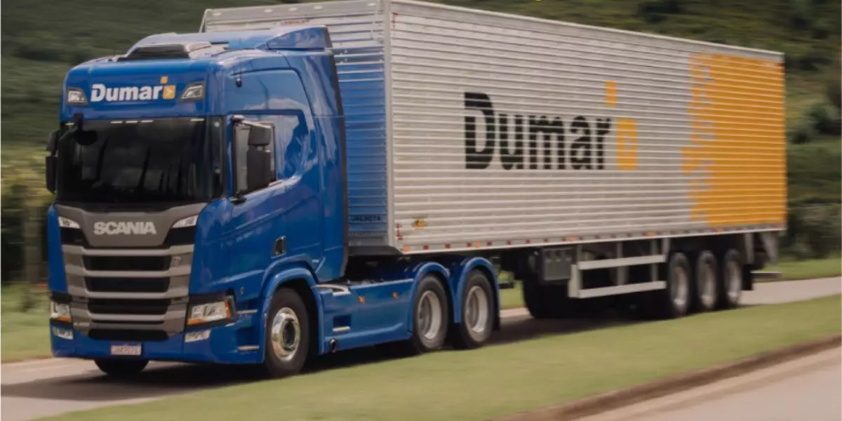 Carreta da Transportes Dumar