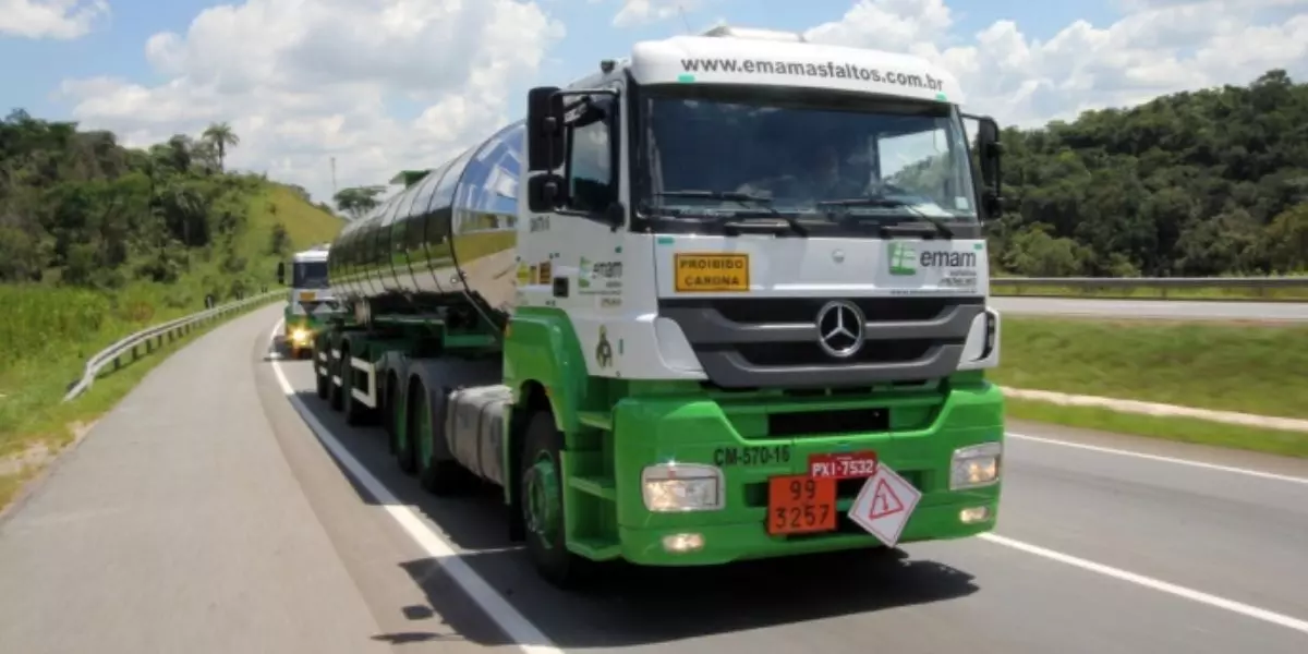 EMAM Asfaltos abre Vagas para Motorista Truck em 2 Estados