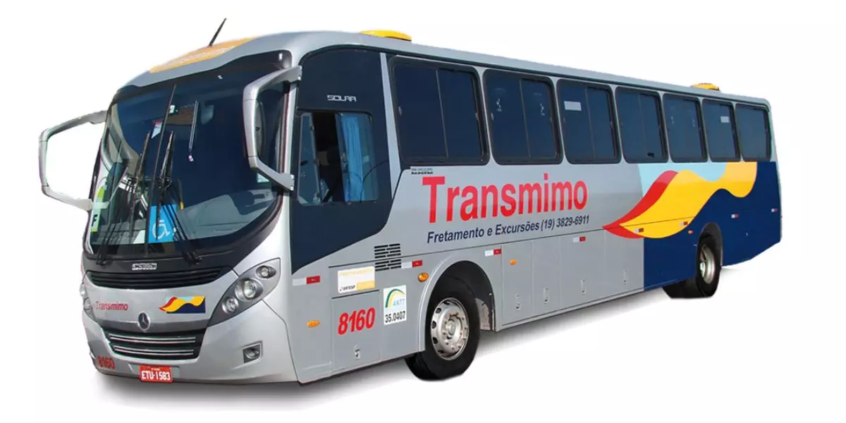 A foto mostra um ônibus da Transmimo
