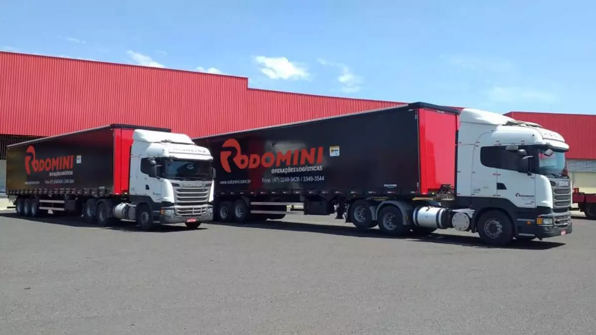 Frota da empresa Rodomini Operações Logísticas