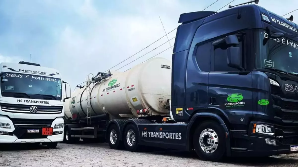 Frota da empresa HS Transportes e Logística